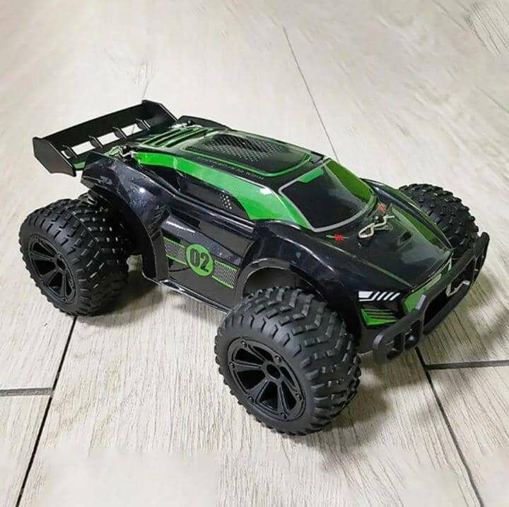 Voiture télécommandée