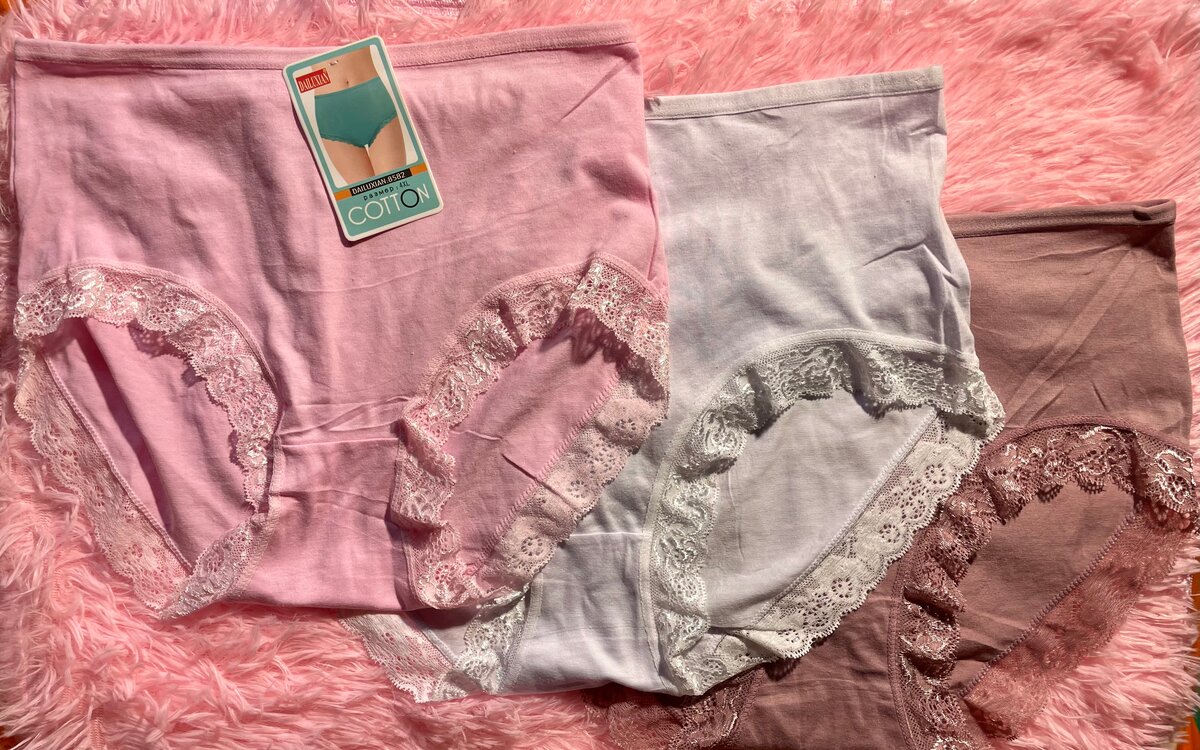 Culottes en coton avec dentelle