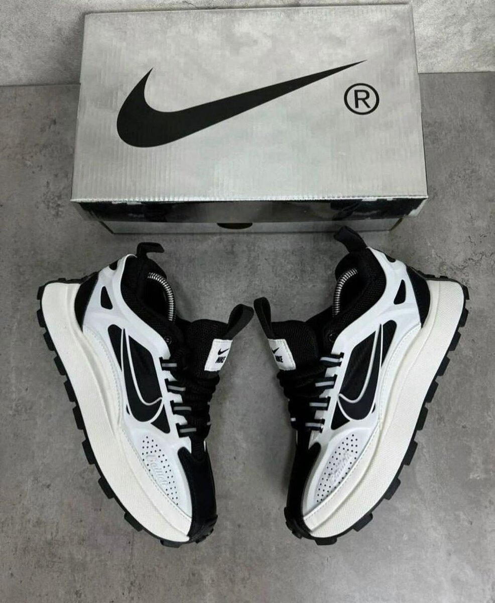Baskets Nike modernes élégantes