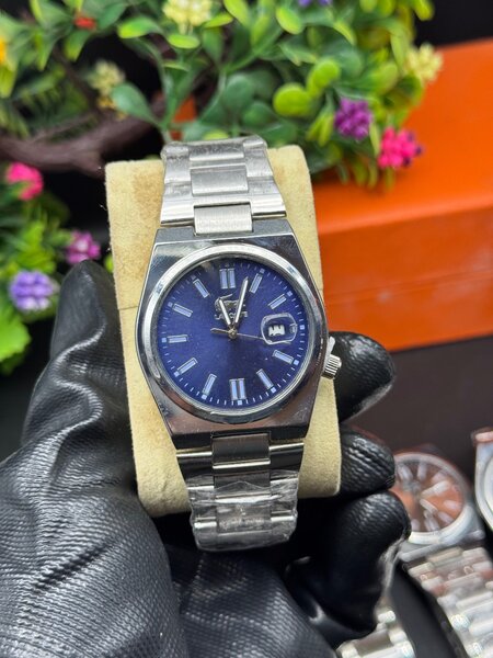 Montre en acier