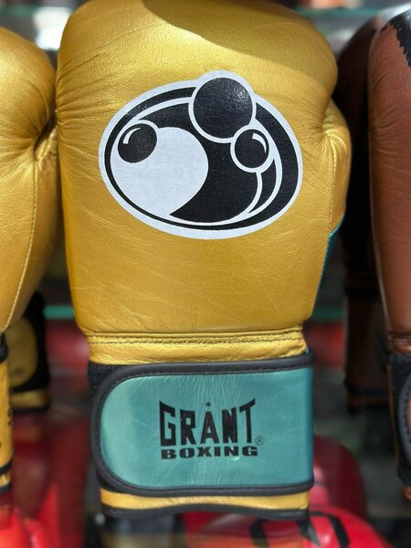 Боксерские перчатки