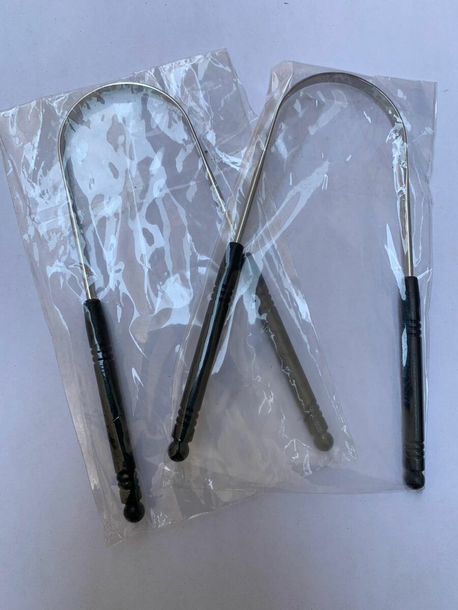 TONGUE SCRAPER