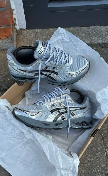 Chaussures de running argentées