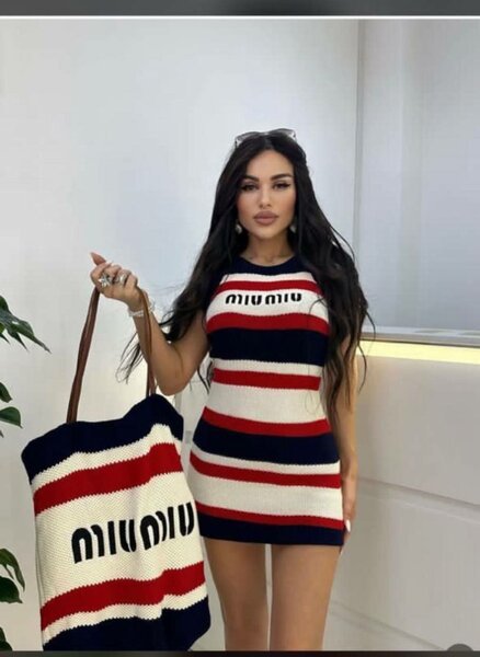 Robe en tricot avec le sac mui