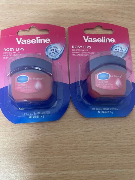 Baume à Lèvres Vaseline et Essence