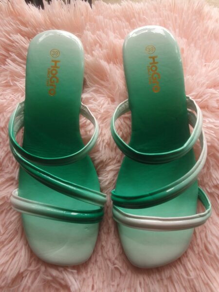 Sandales élégantes à talon vertes