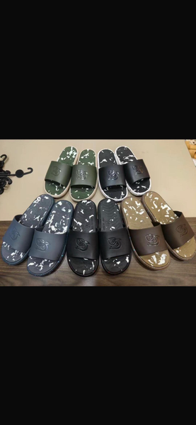 Claquettes confort homme