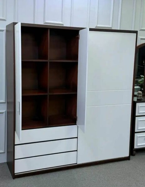 Armoire moderne à portes coulissantes