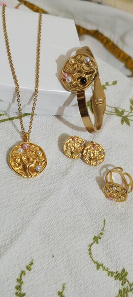 Parure élégante en or