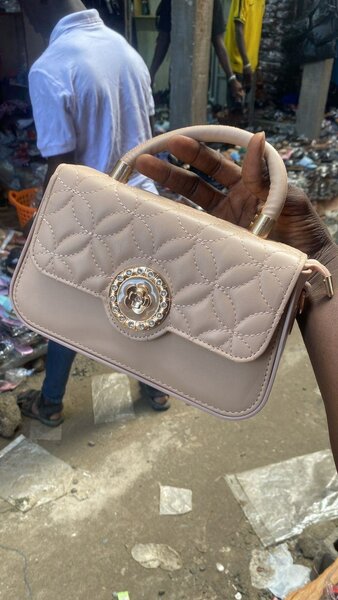 Sac à main élégant en cuir