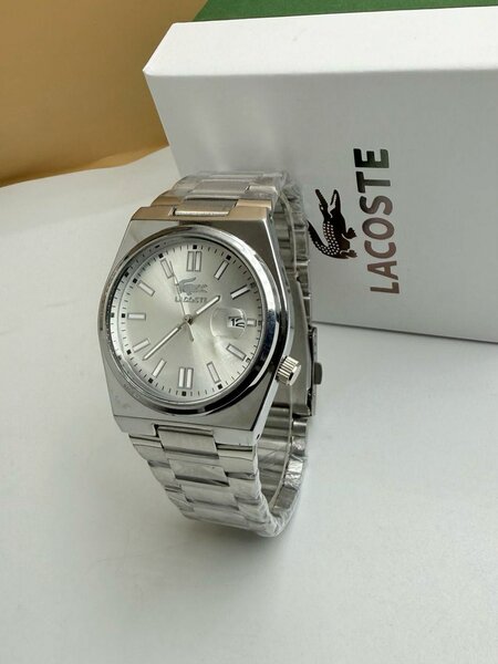 Montre de luxe (Lacoste )