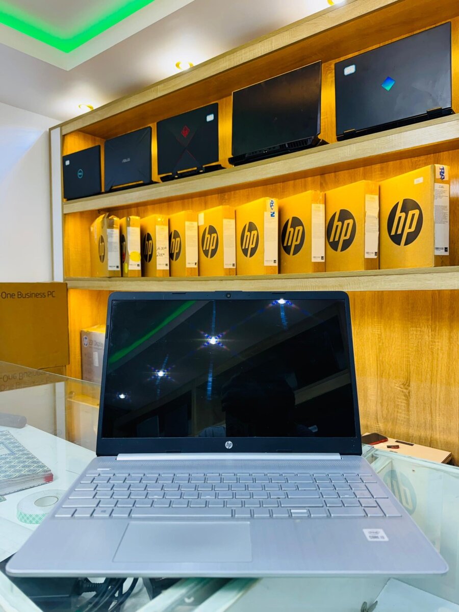 HP LAPTOP 15