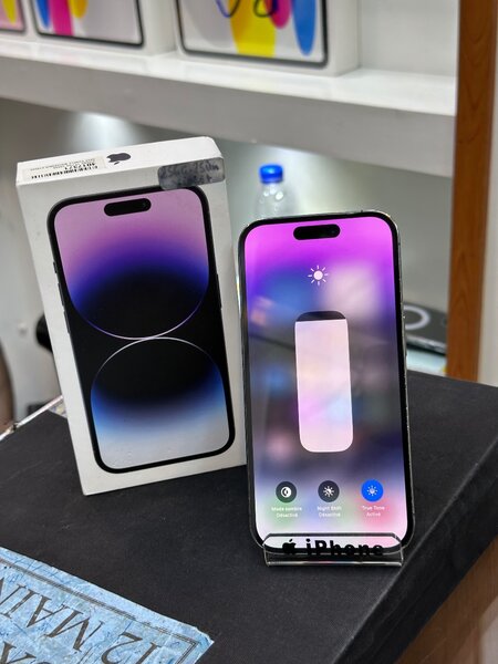 iPhone 14 Pro 256Giga avec carton