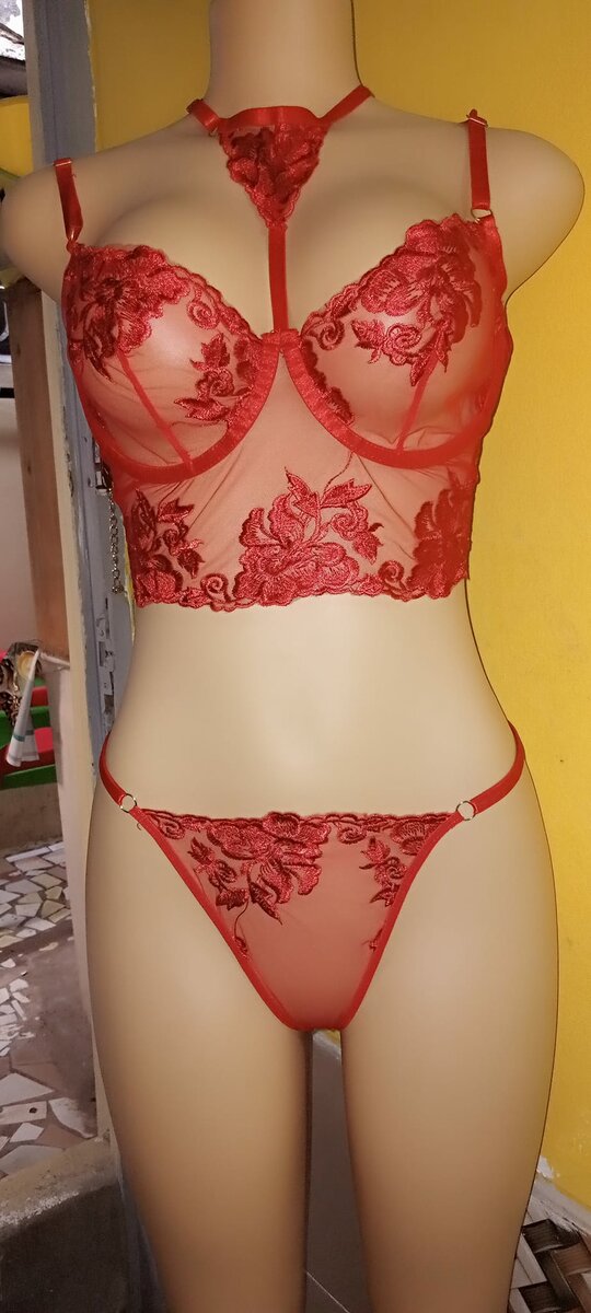 Lingerie rouge