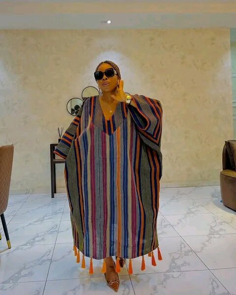 Robe et ensemble africain colorés