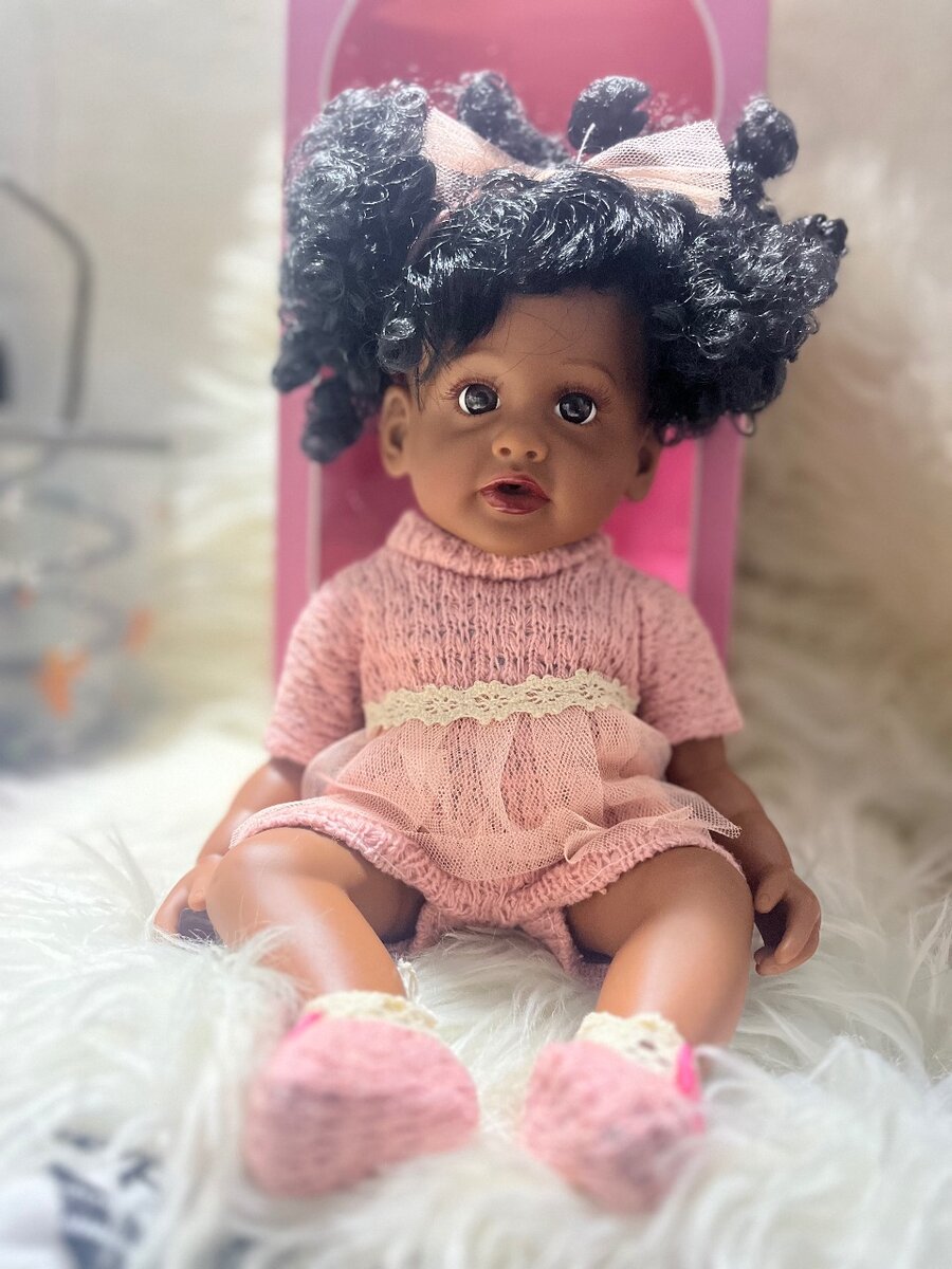 Poupée africaine en silicone