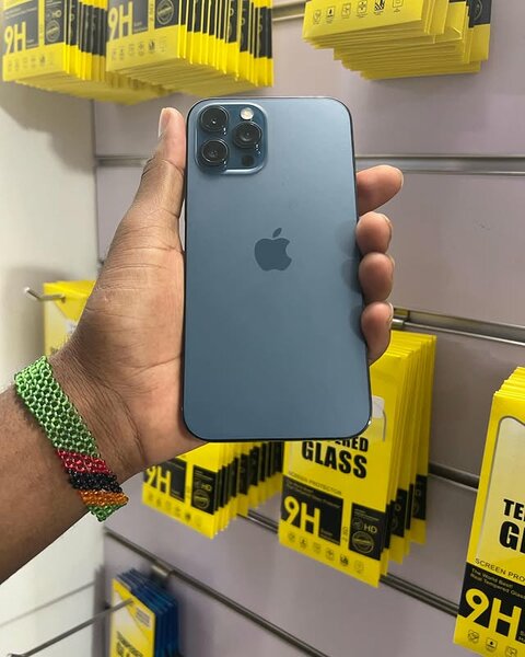 BRAND NEW IPHONE 🍏 pro 