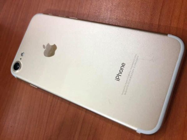 iPhone 7 32giga casineuf très propre
