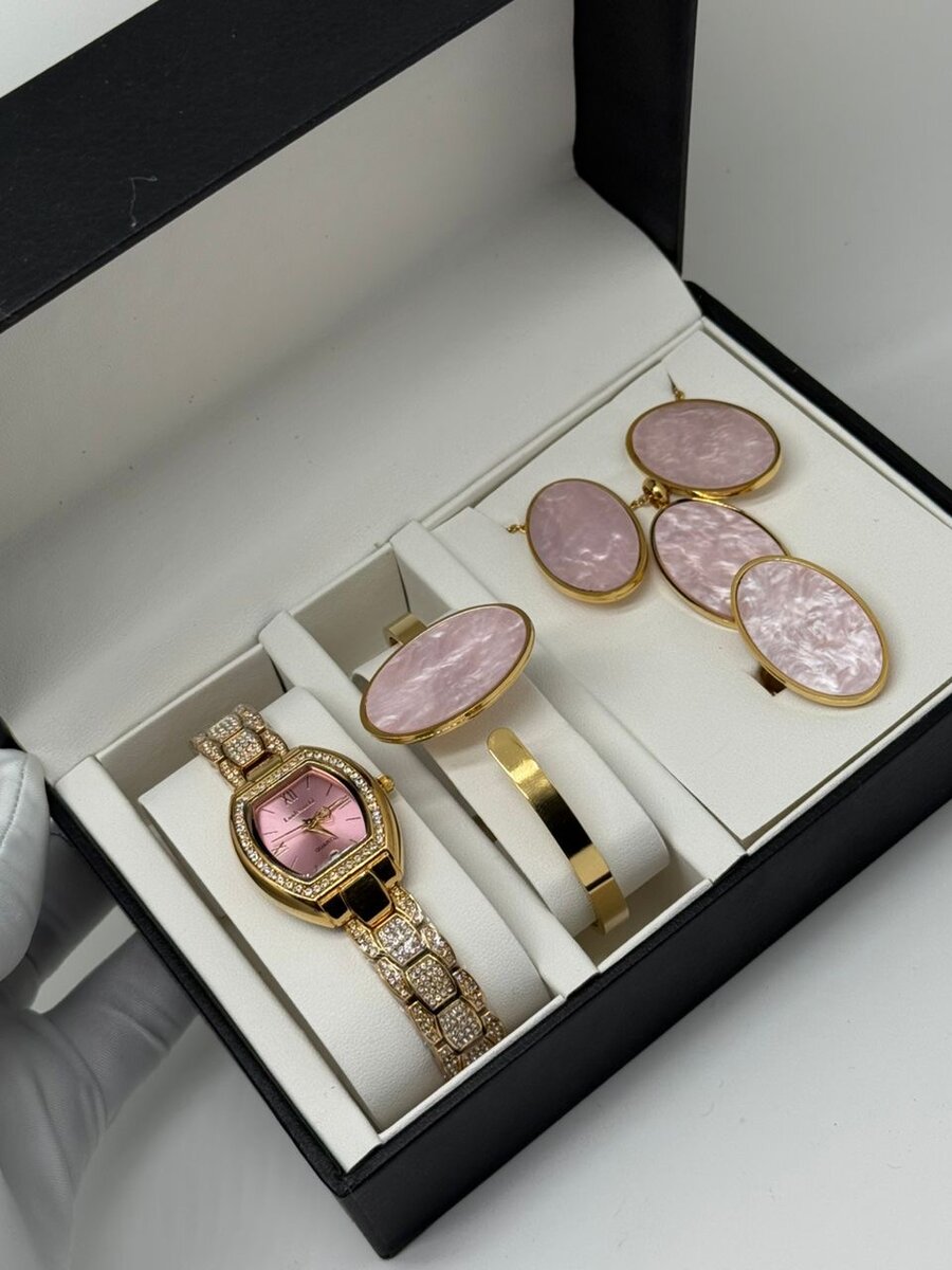 Ensemble de Montres et Bijoux Éclatants