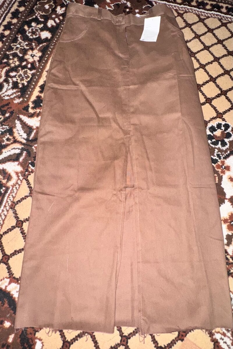 Юбка с вырезом