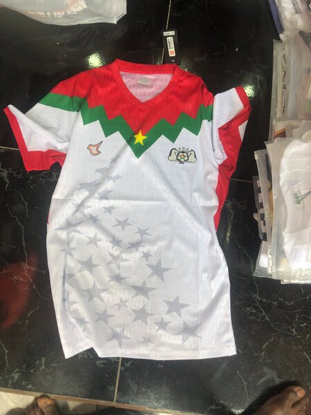 Maillot de football coloré