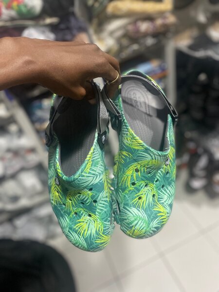 Sabots Vert Motif Tropical