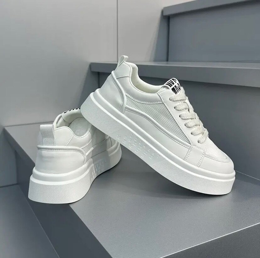 Des paires de baskets