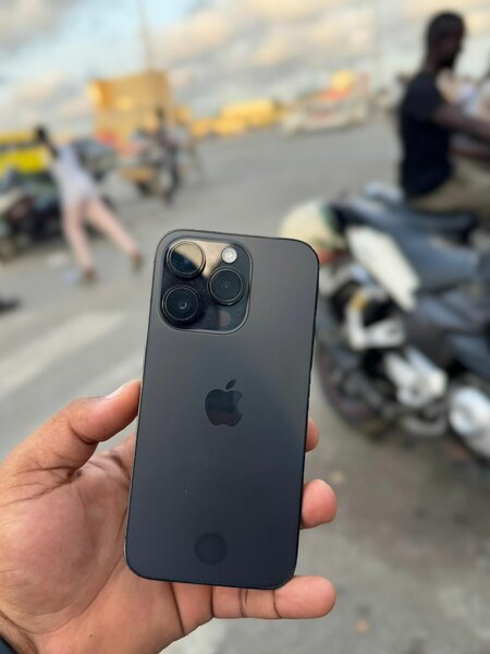 iPhone 14 Pro 128Go  message é