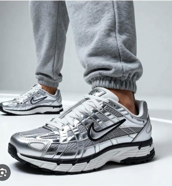 Chaussures Nike grises et blanches pour homme