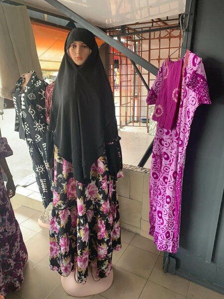 Robe Hijab Fleurie Élégante