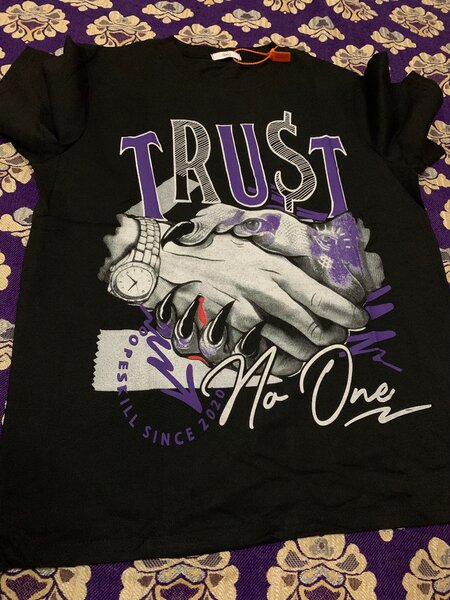 T-shirt imprimé tendance