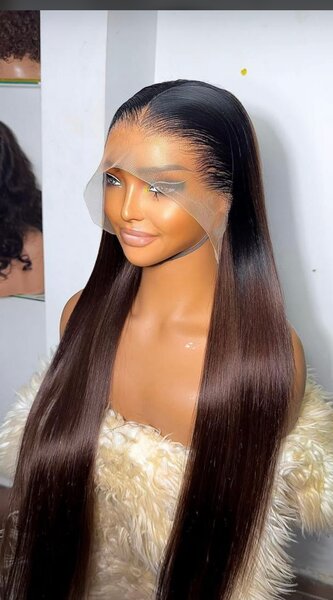 Perruque en dentelle bouclée