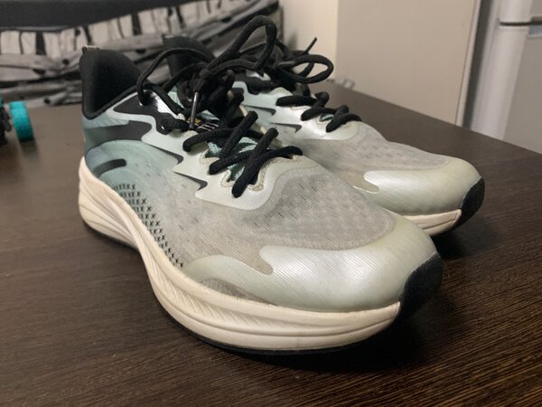 кроссовки спорт