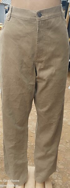 Pantalon chino beige élégant