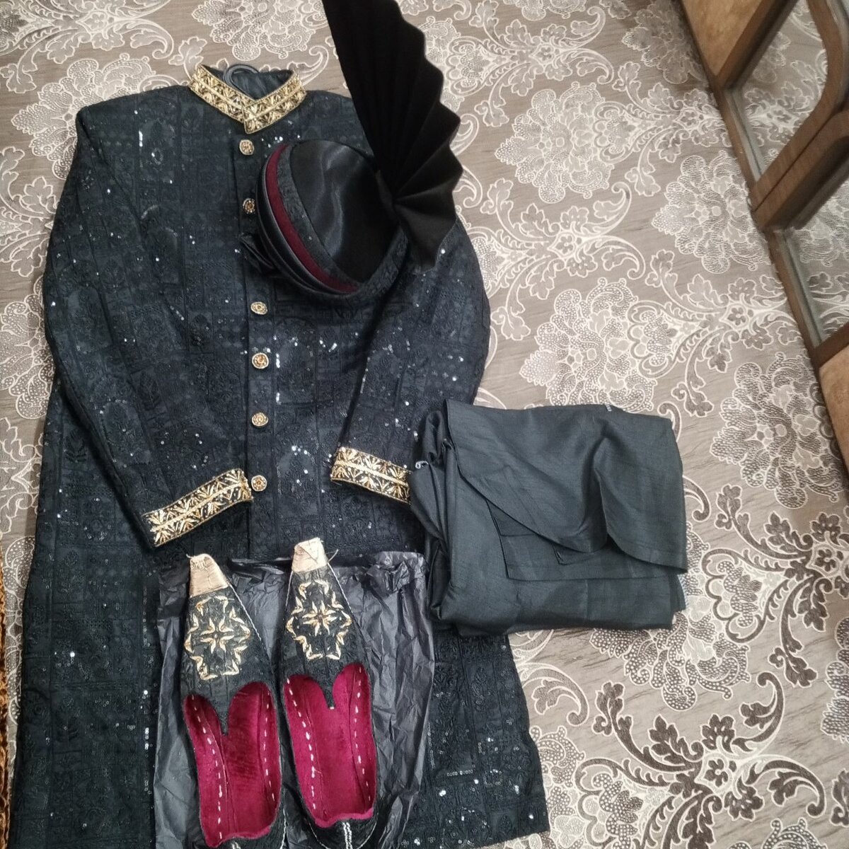 Sherwani with khussa kulla and inner suit