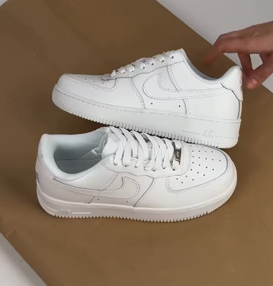 Белые Nike Air Force 1