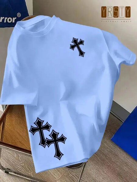 T-shirt bleu avec croix