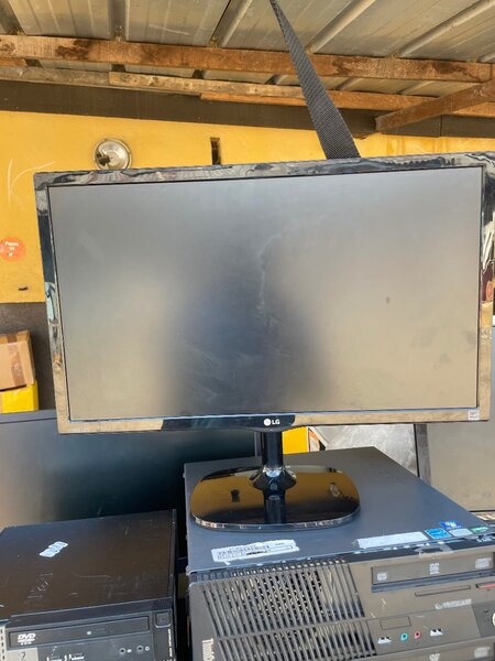 Moniteur Dell 24 pouces Full HD