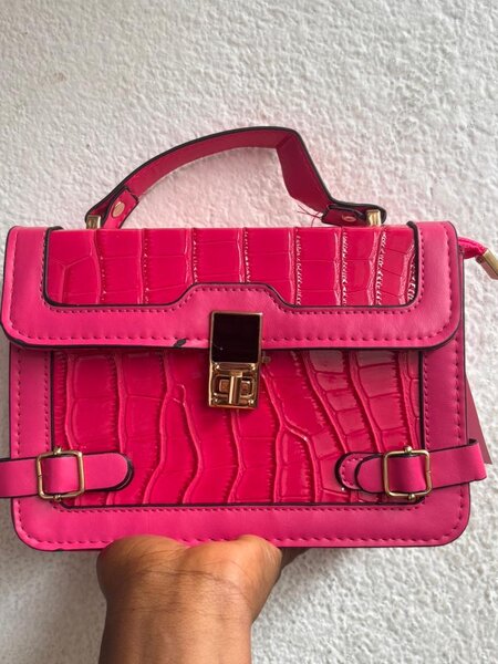 Sac à main effet croco