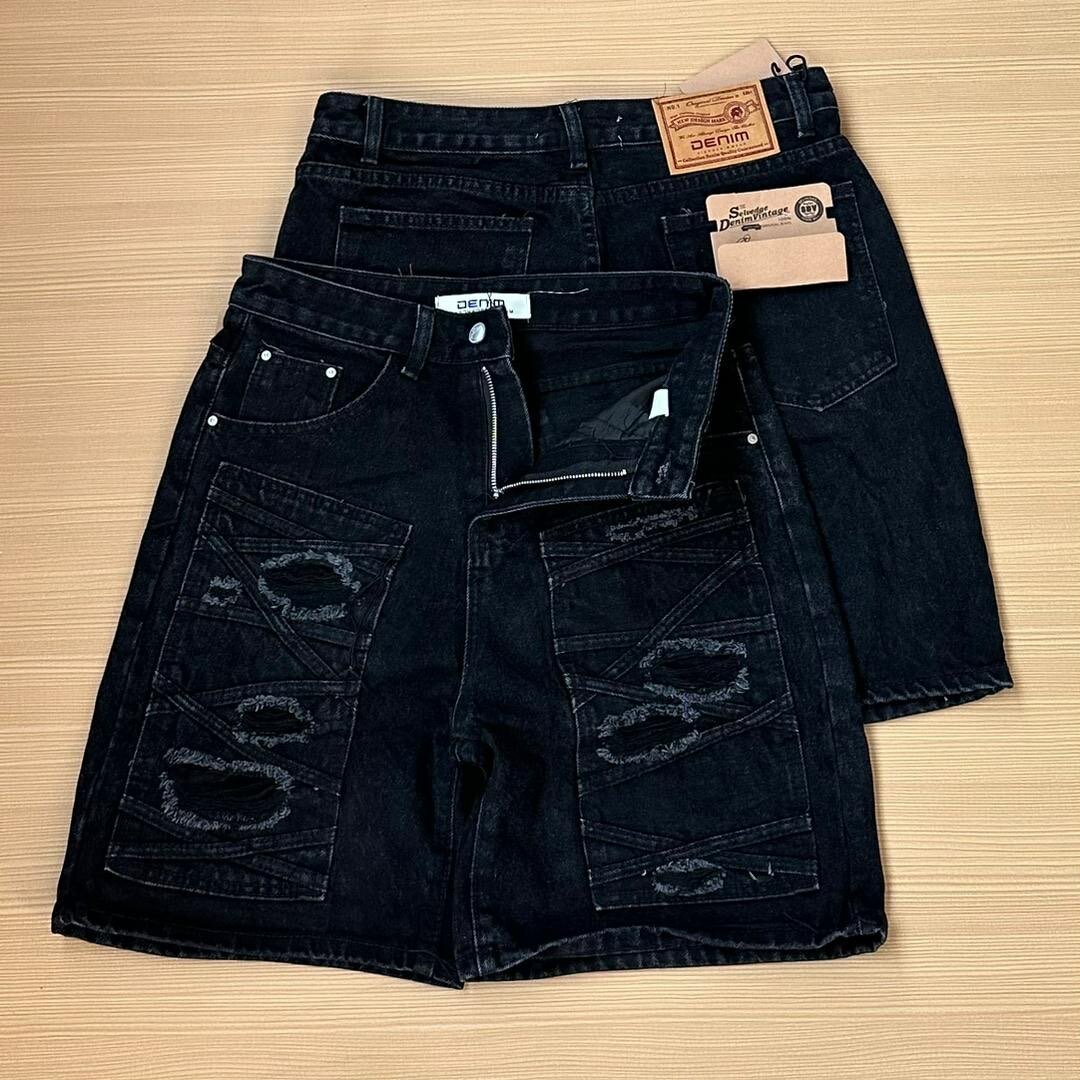 Side pocket jean shorts