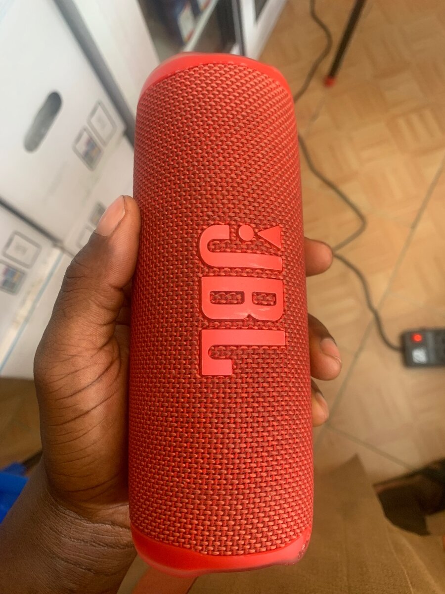 JBL FLIP6 Bluetooth speaker