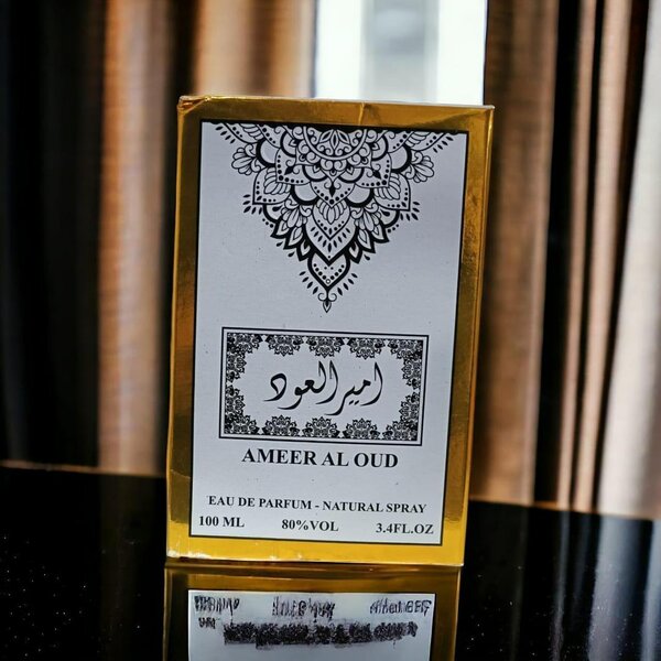 Woody fresh perfume