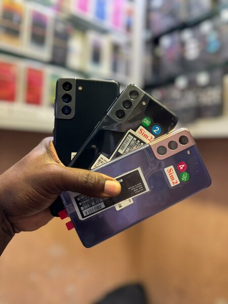 Samsung Galaxy S21 128Go Casi