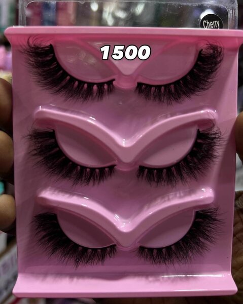 Faux Cils Volumineux