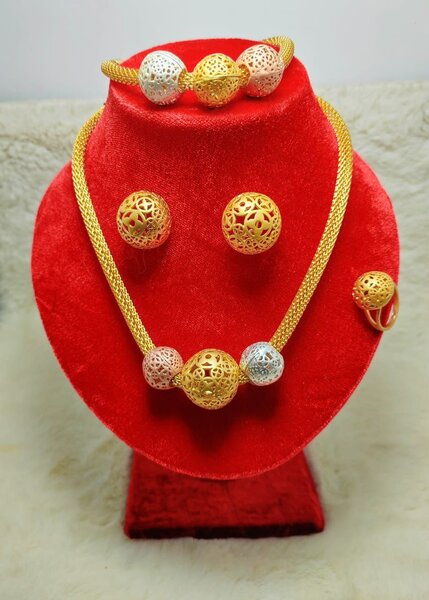 Parure Bijoux Dorés Élégante