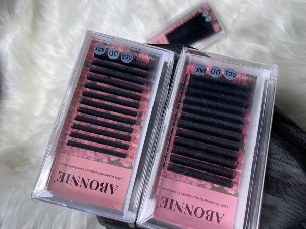 Abonnie lash extensions