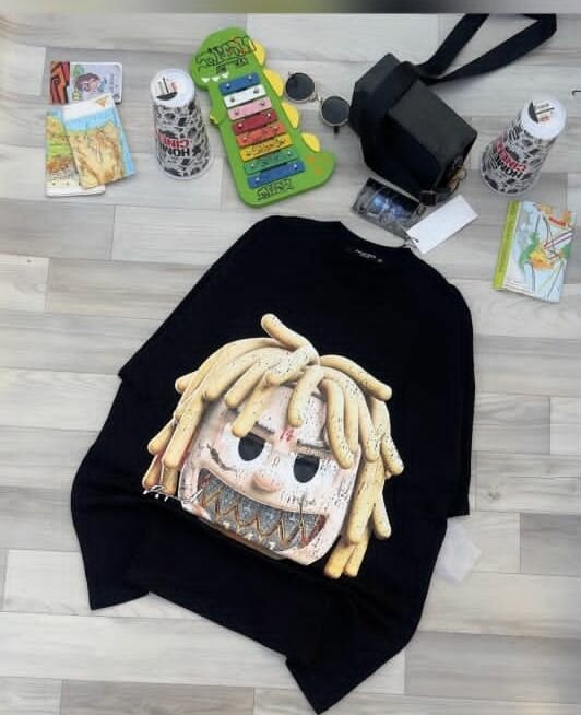 T-shirt noir avec imprimé original