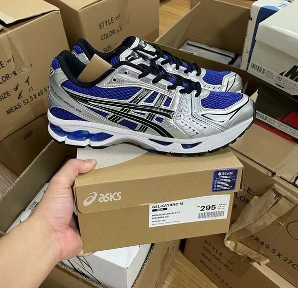 ASICS SNEAKER