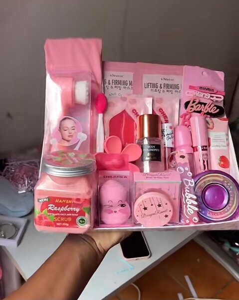 Coffret de soins beauté rose