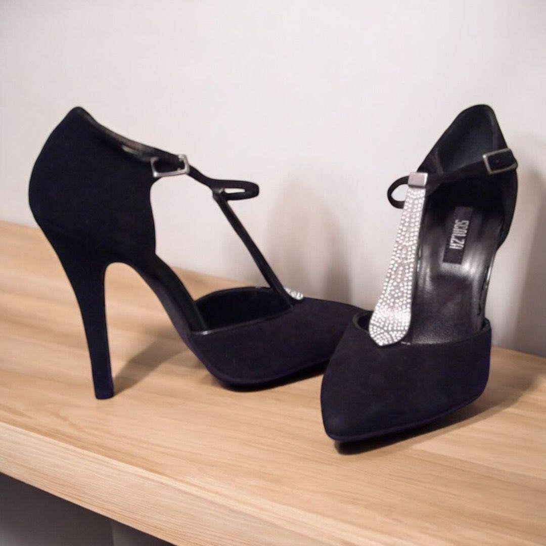 Вечерние замшевые туфли